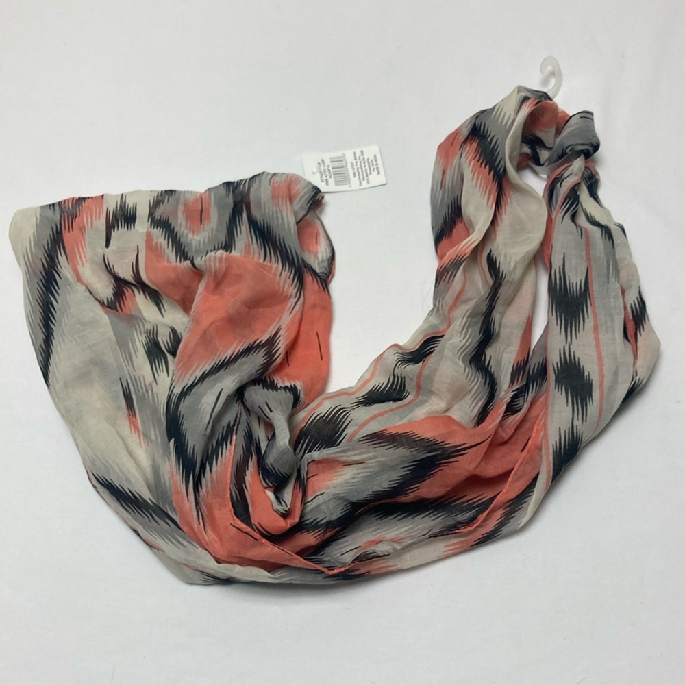 Elegant Pink and Gray Flowing Scarf